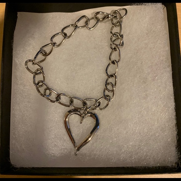 Silver Heart Bracelet - Picture 1 of 4